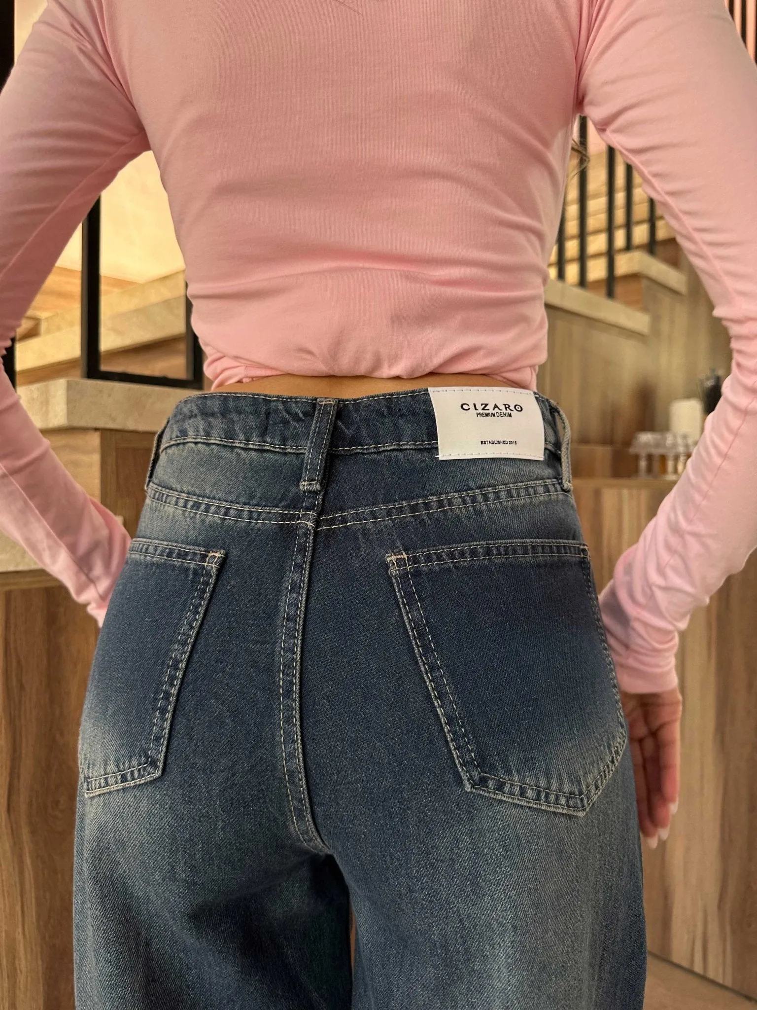 Balloon - Deep Vintage Blue Jeans.