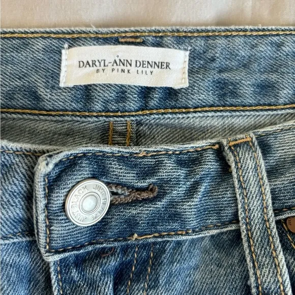 Daryl-Ann Denner Pink Lily Collab High Rise Distressed Light Denim Jeans Size 27