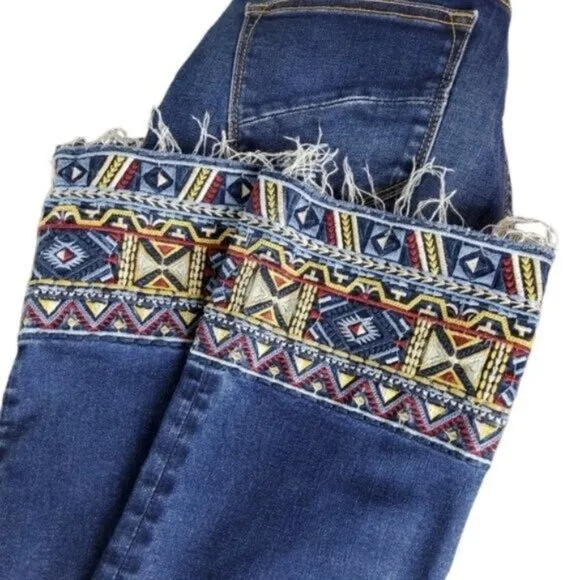 Driftwood Colette Southwestern Embroidered Cropped Straight Leg Jeans Blue 26