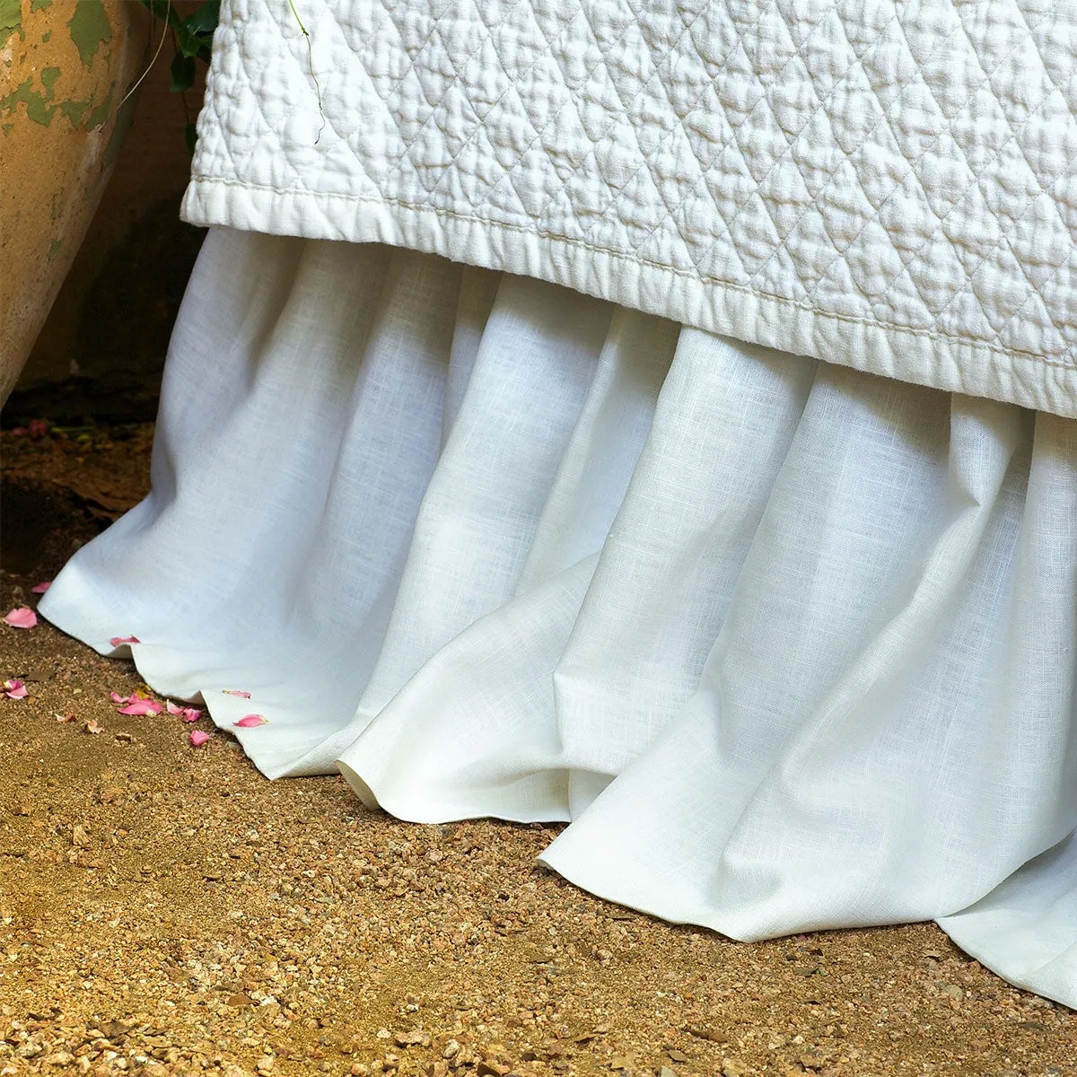 Emily Gathered Bed Skirt / White Linen 3/22X86