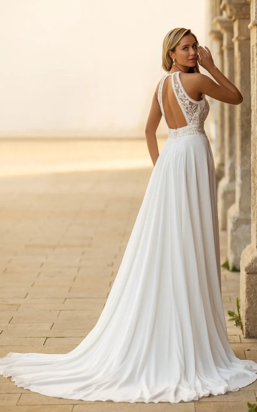 Floral Western A-Line Boho Lace Tulle Wedding Dress with Split Front High Neck Sexy Back Floor Length Gown
