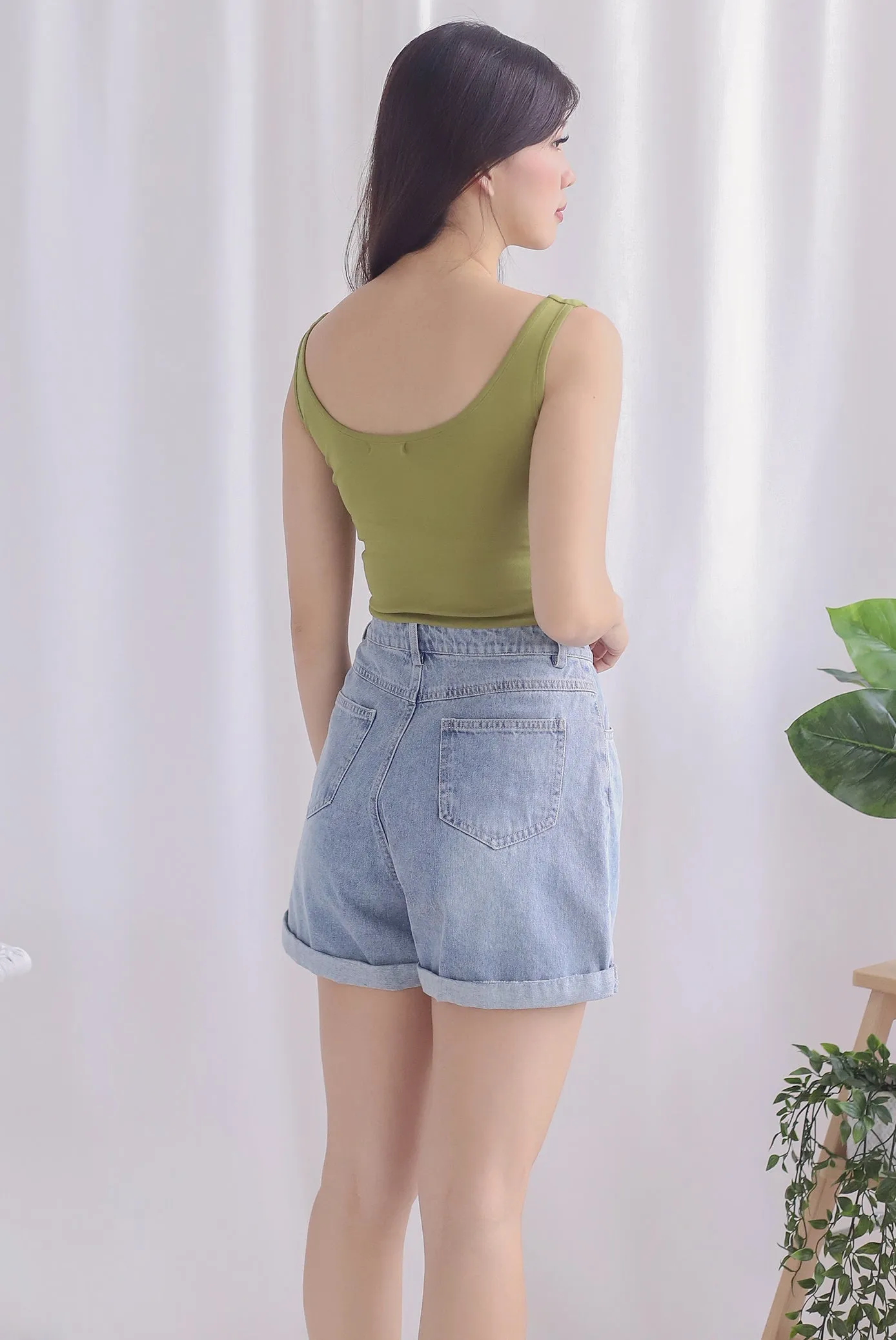 Hazelle Round Neck Tank Top In Apple Green
