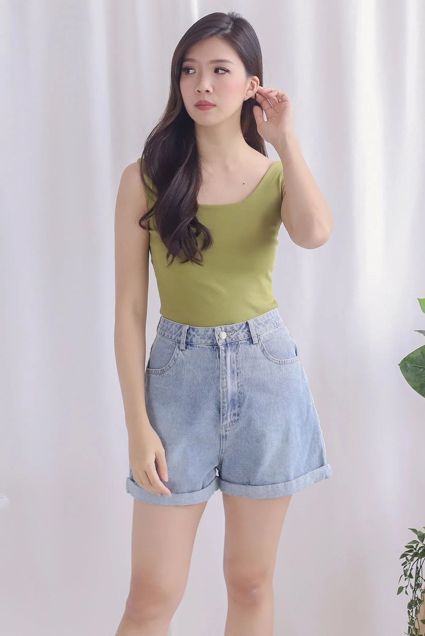 Hazelle Round Neck Tank Top In Apple Green