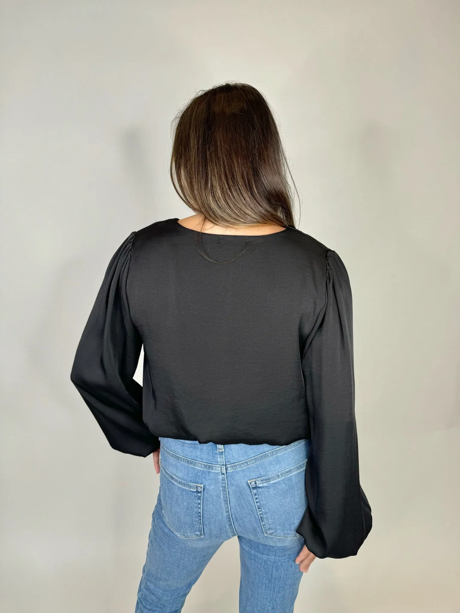 KLD L/S Washed Satin V-Neck Bubble Hem Blouse