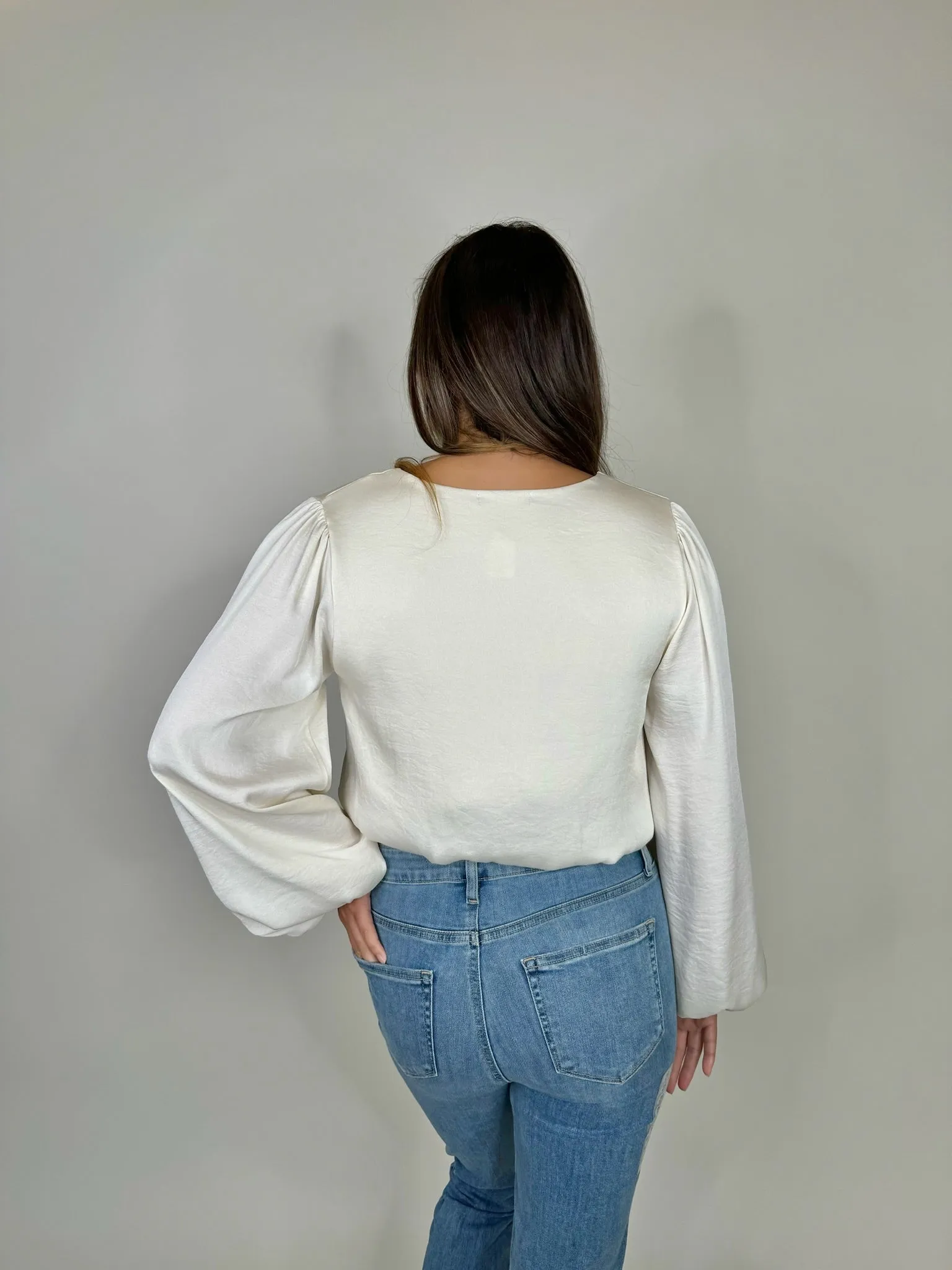 KLD L/S Washed Satin V-Neck Bubble Hem Blouse