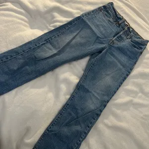 Levi Premium‎ Denim
