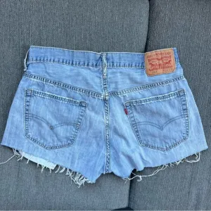 Levi's 569 Vintage High Waisted Distressed Raw Hem Denim Jean Shorts- Size 12