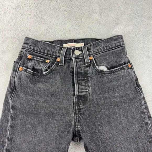 Levi's Jeans Women's Size 24x26 Wedgie Straight Black Denim Button Fly High Rise