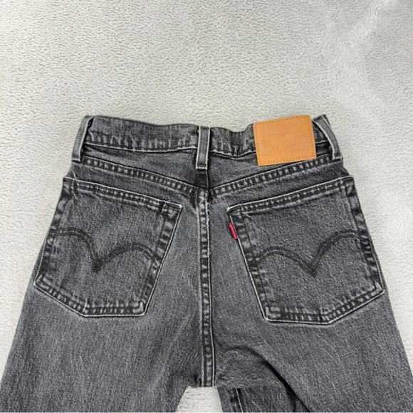 Levi's Jeans Women's Size 24x26 Wedgie Straight Black Denim Button Fly High Rise