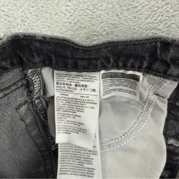 Levi's Jeans Women's Size 24x26 Wedgie Straight Black Denim Button Fly High Rise