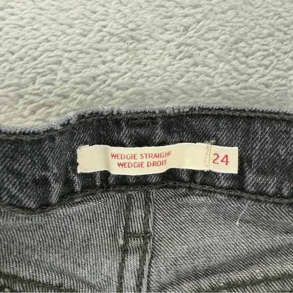 Levi's Jeans Women's Size 24x26 Wedgie Straight Black Denim Button Fly High Rise