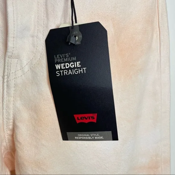 Levi’s Premium Wedgie Straight Jeans in The Peach, 30x28