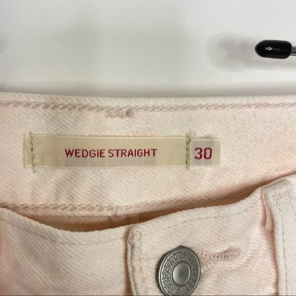 Levi’s Premium Wedgie Straight Jeans in The Peach, 30x28