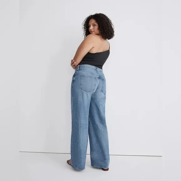 Madewell Low-Rise Superwide-Leg Jeans in Mainview Wash