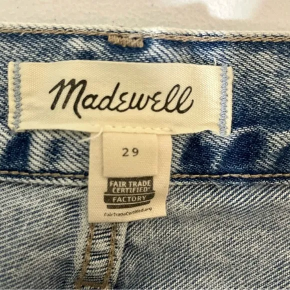 Madewell The Pleated Mom Jean in Phair Wash Size 29
