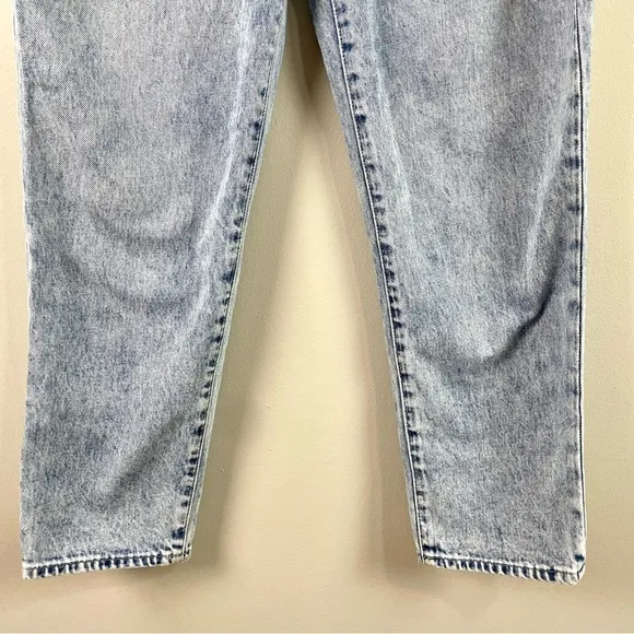 Madewell The Pleated Mom Jean in Phair Wash Size 29