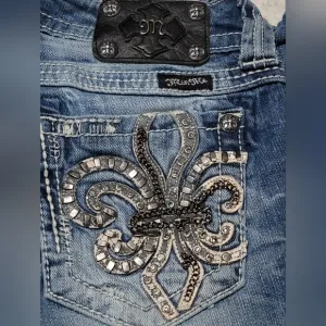 Miss Me Jeans.  Size 26x29 straight leg, whisking, low rise like new