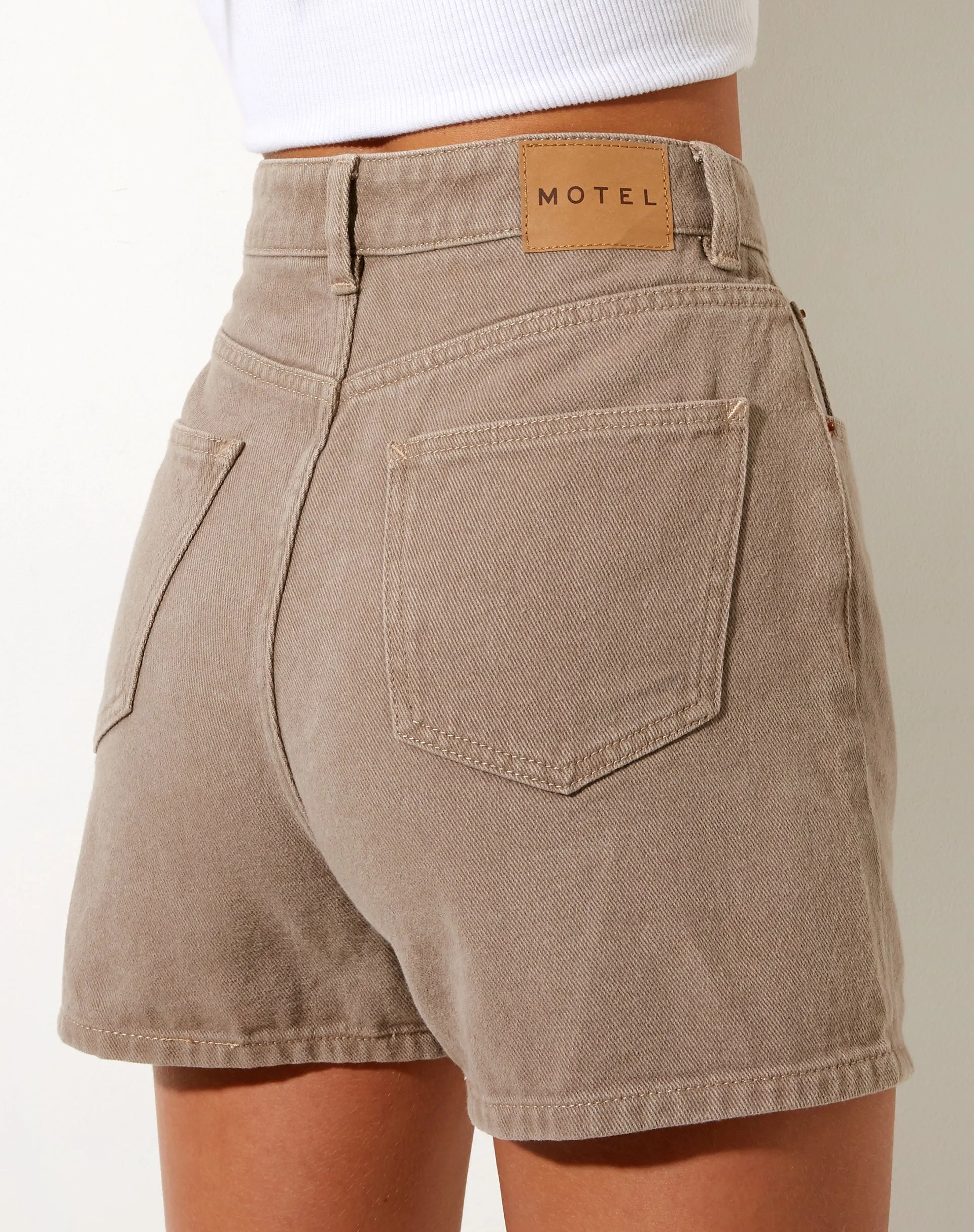 Mom Denim Short in Burnt Olive