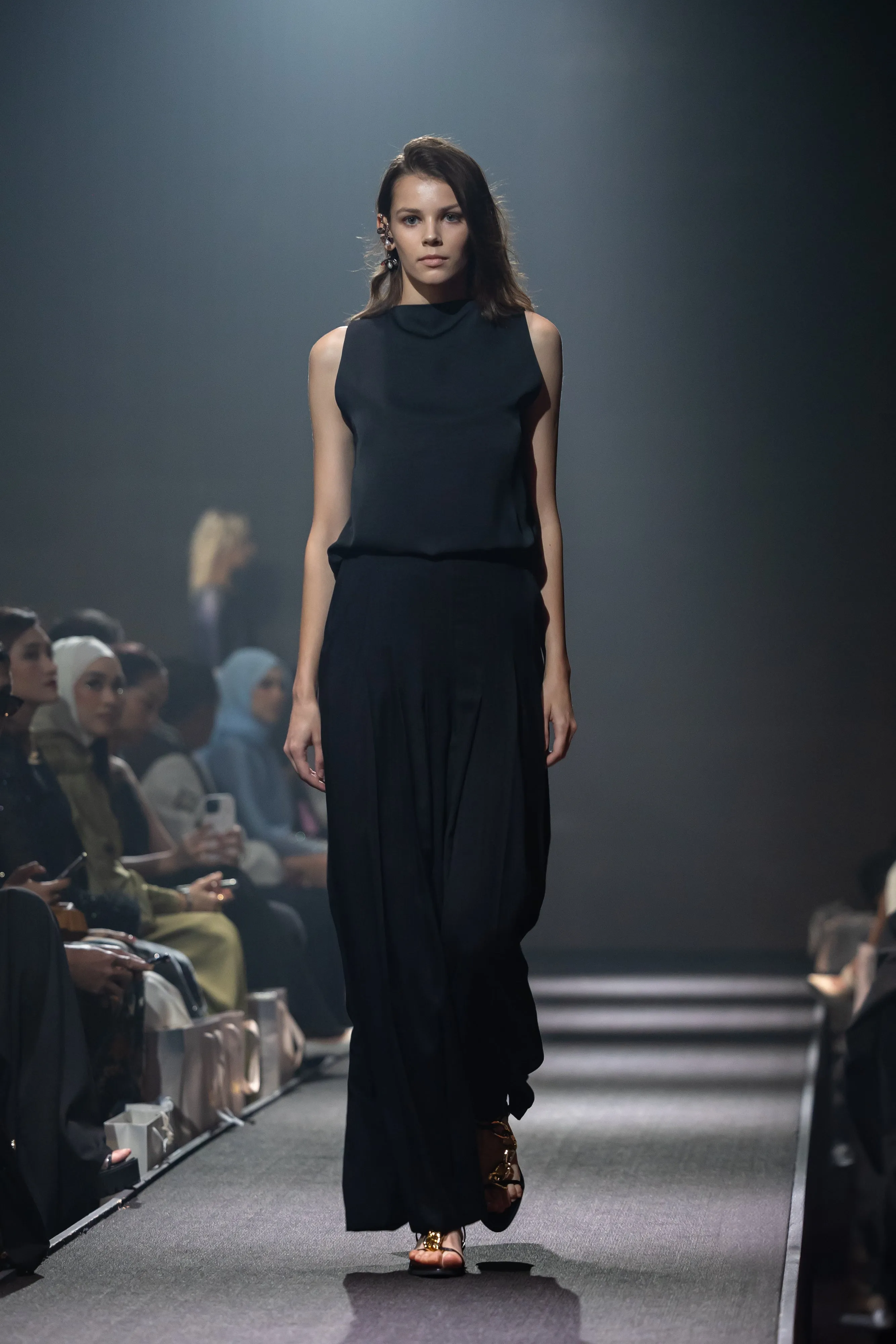 nichii X NURITA HARITH Elegant Two-way Flou Sleeveless Top