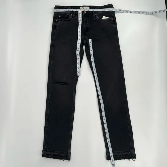 NWT Free People Faded Black Ripped Straight Leg Jeans Size 25 Junior’s
