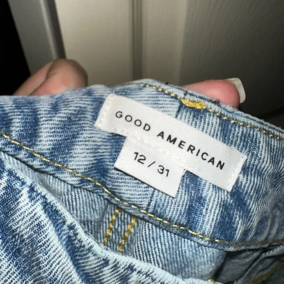 NWT good American women’s straight leg indigo wash jeans 31 12 denim