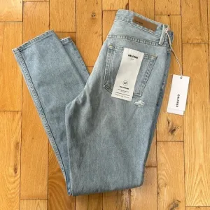 NWT GRLFRND Karolina High Rise Straight Skinny Leg Cotton Distress Jeans Size 27