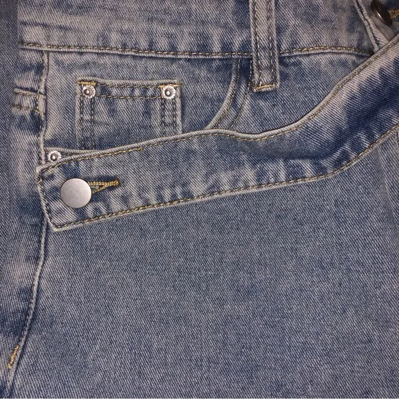 NWT oblique belt denim straight leg jeans by Commense in size Small