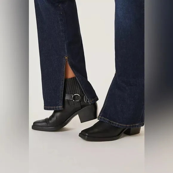 Pilcro Anthropologie The Split Straight Jeans Split Ankle Hem Medium Wash Trendy