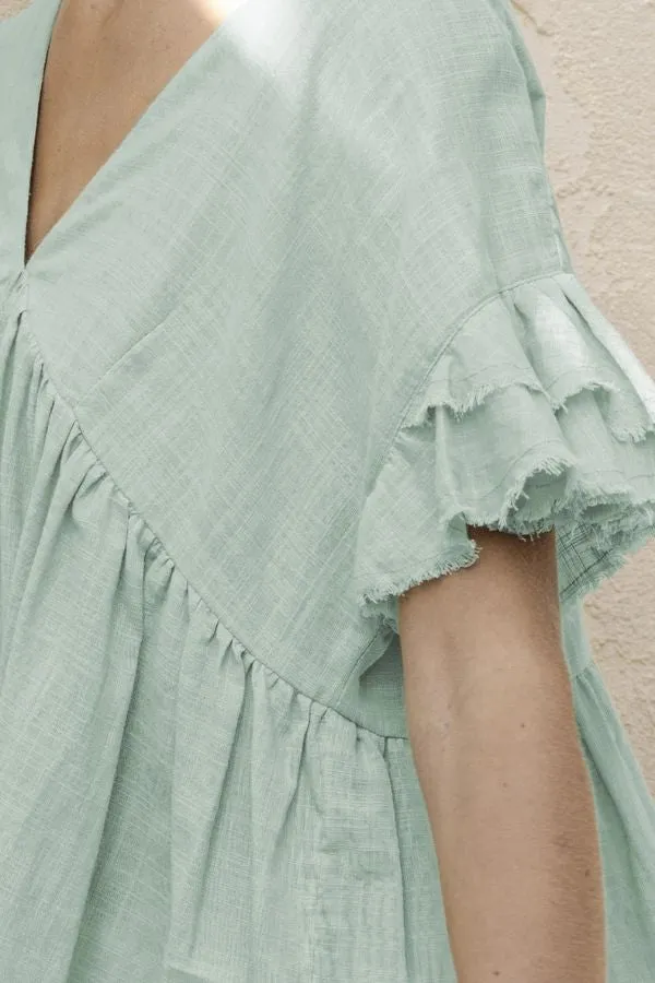 Ruffle Hem V Neck Lotus Sleeve T-shirt