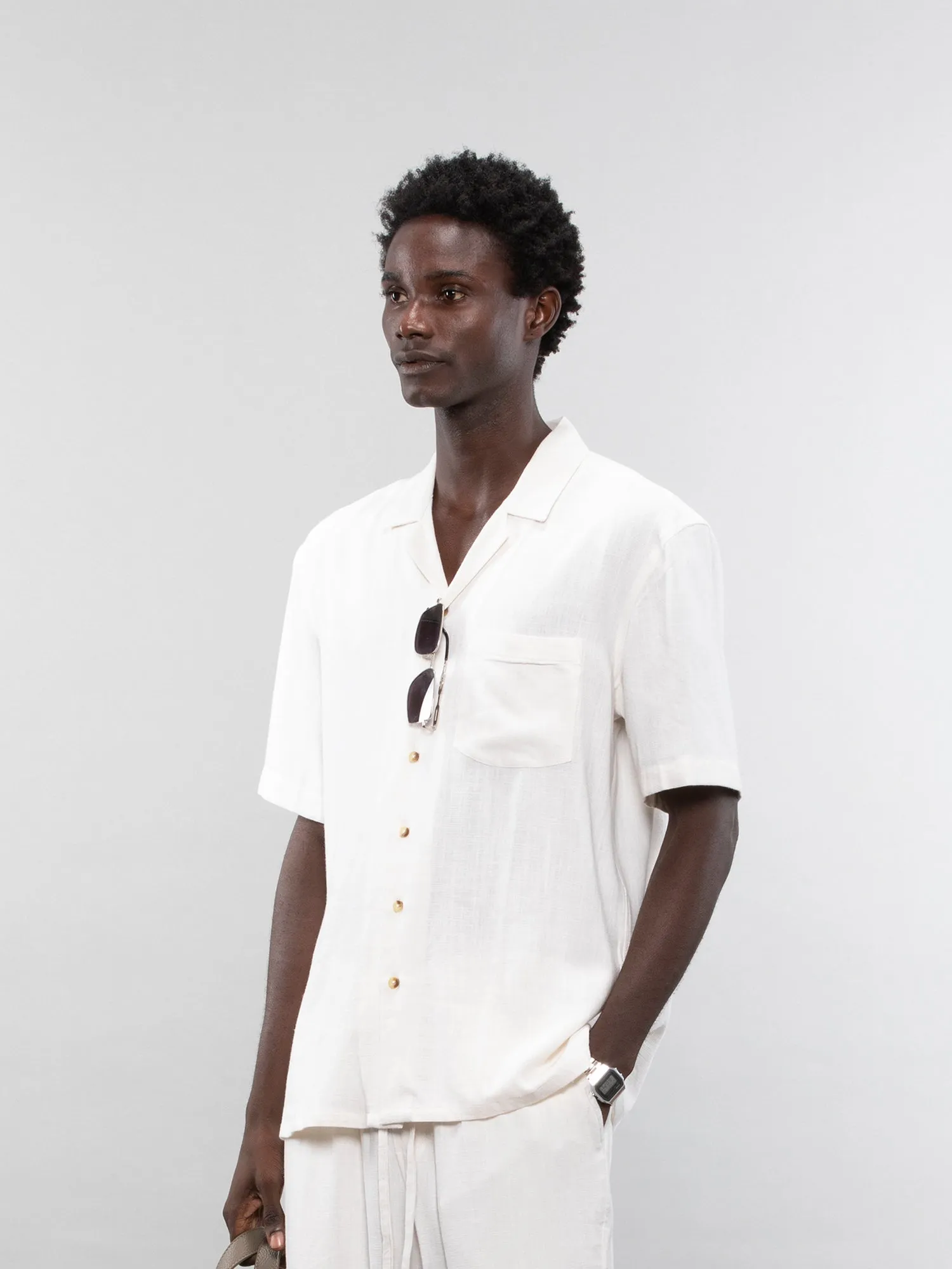 Short-sleeve linen shirt