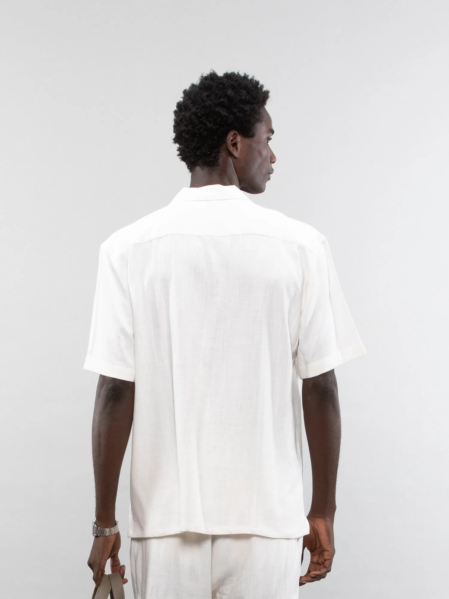 Short-sleeve linen shirt
