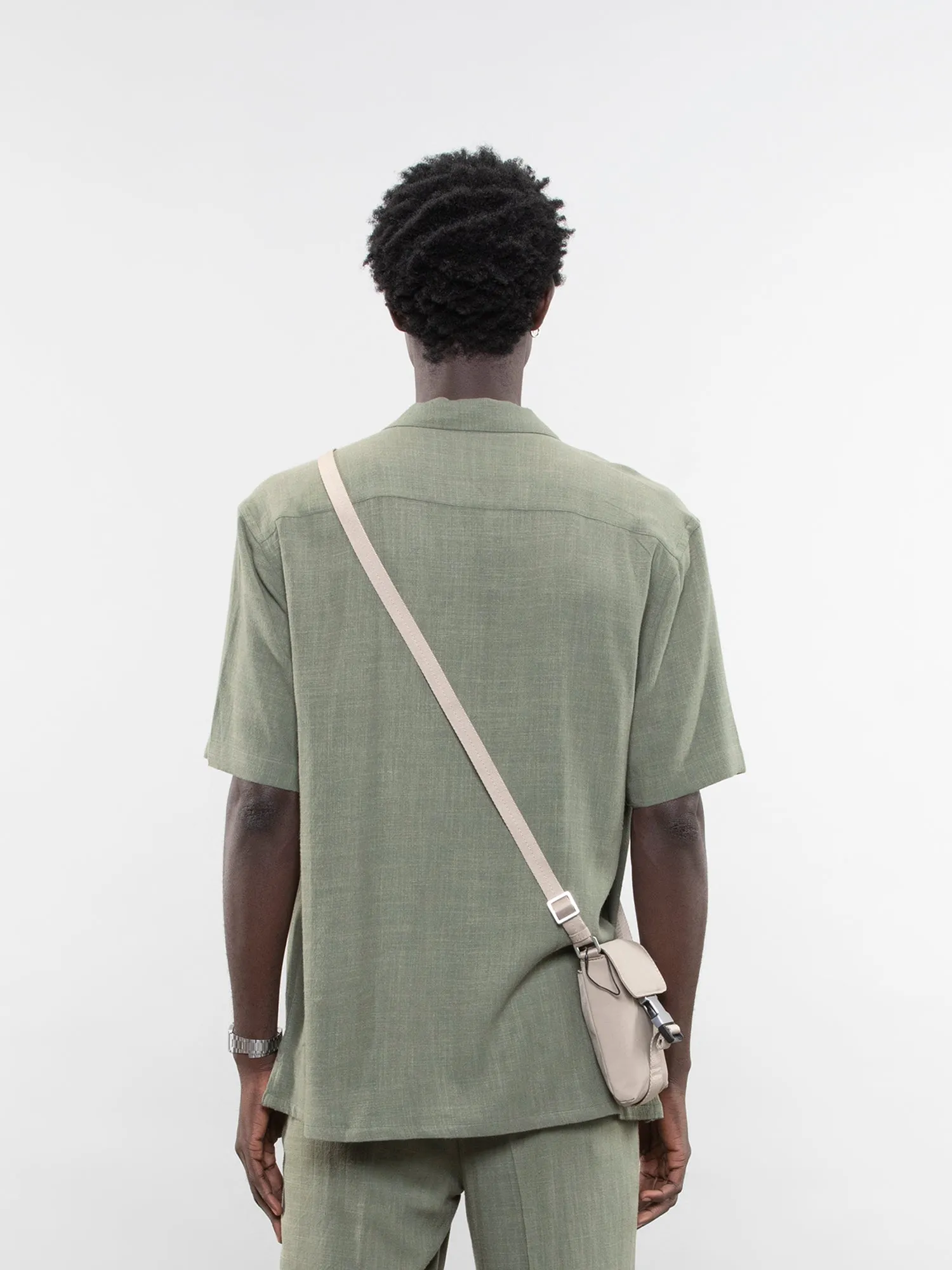 Short-sleeve linen shirt