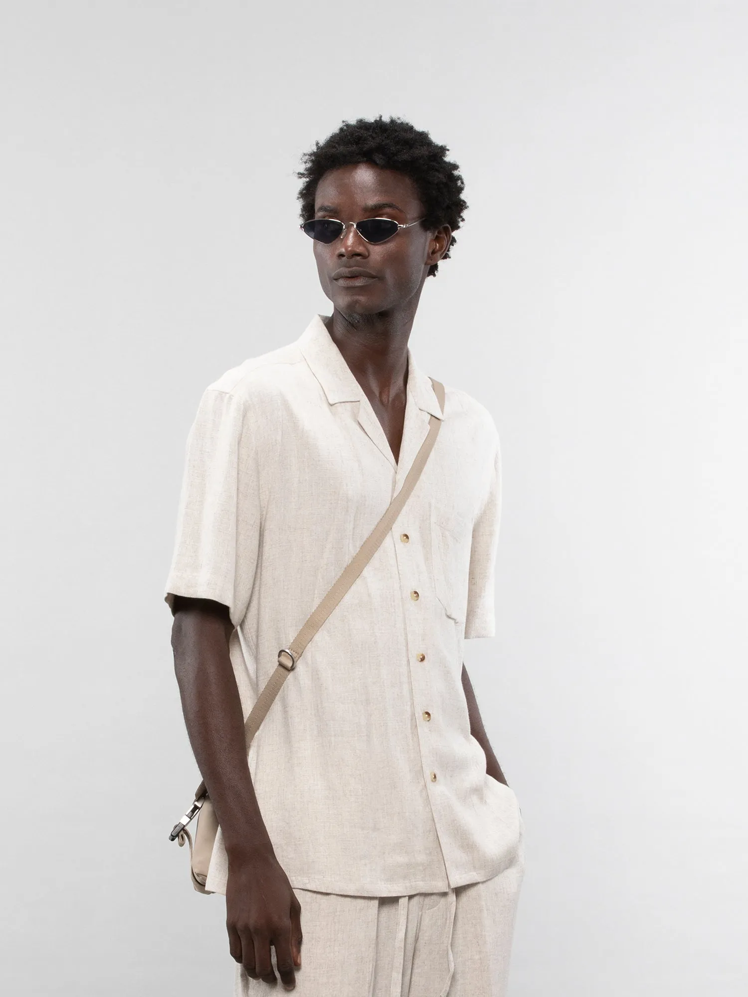 Short-sleeve linen shirt
