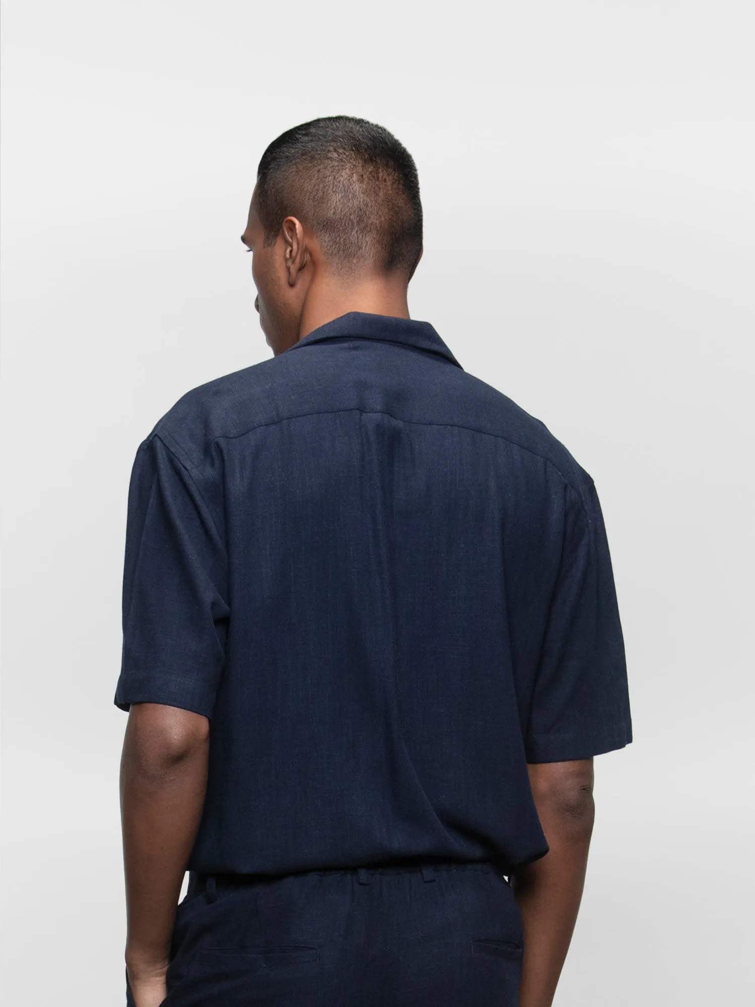 Short-sleeve linen shirt