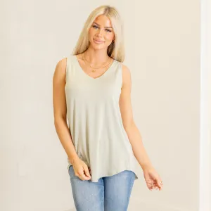 Sleeveless v-neck hi-low hem top