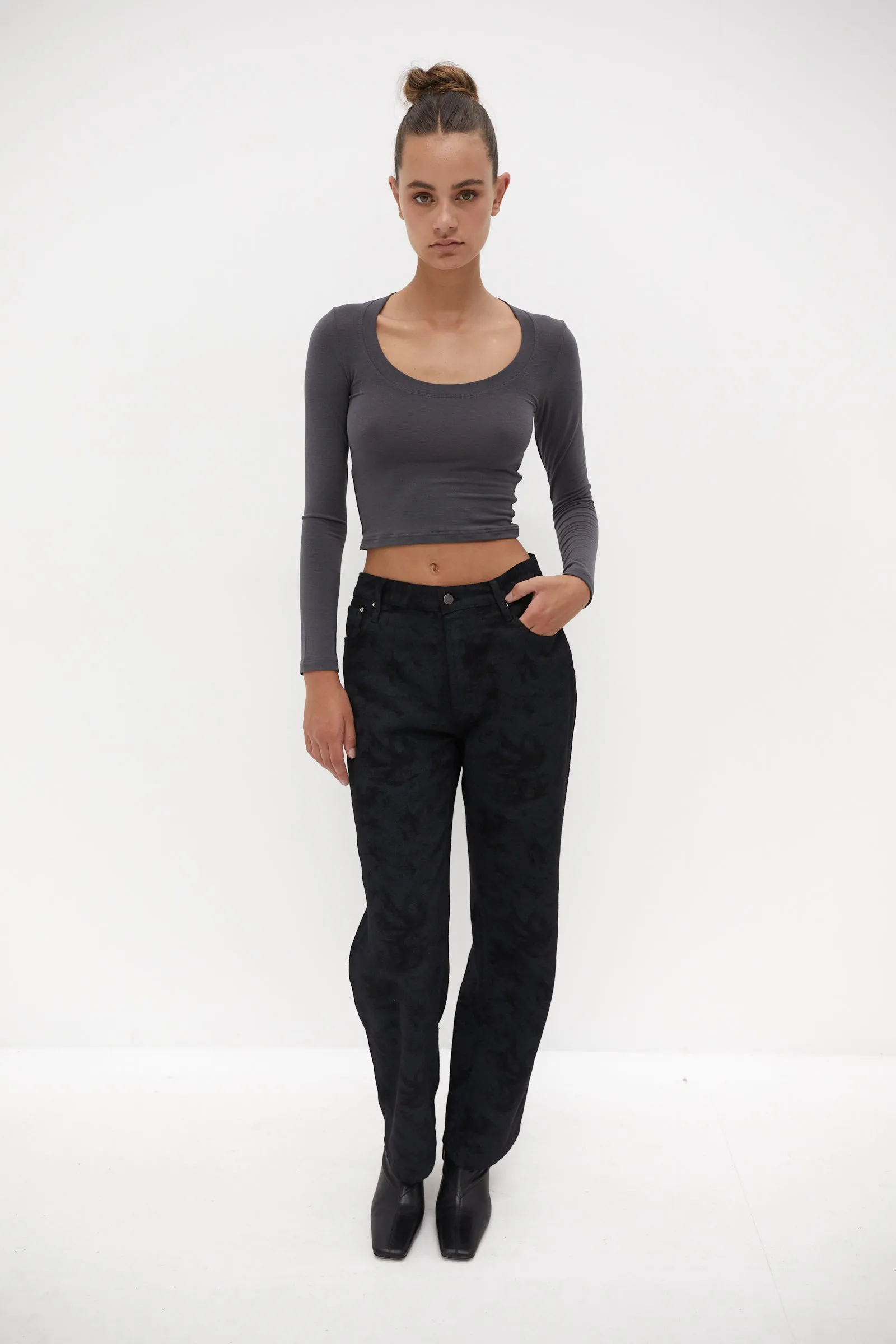 Straight Leg Jeans - Blue Black