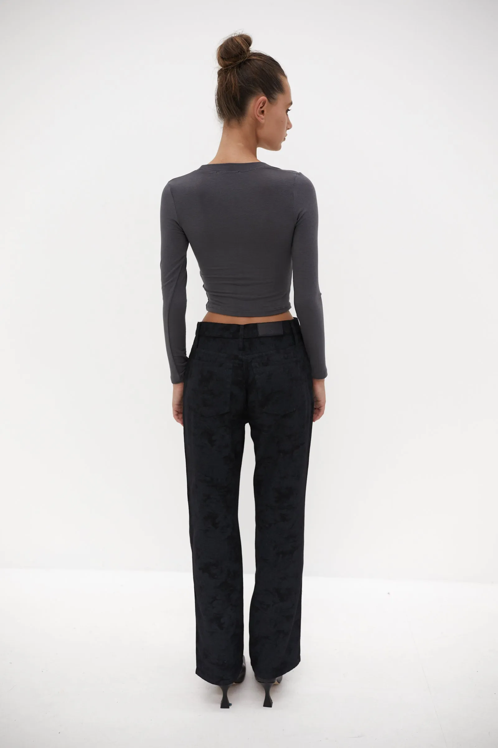 Straight Leg Jeans - Blue Black