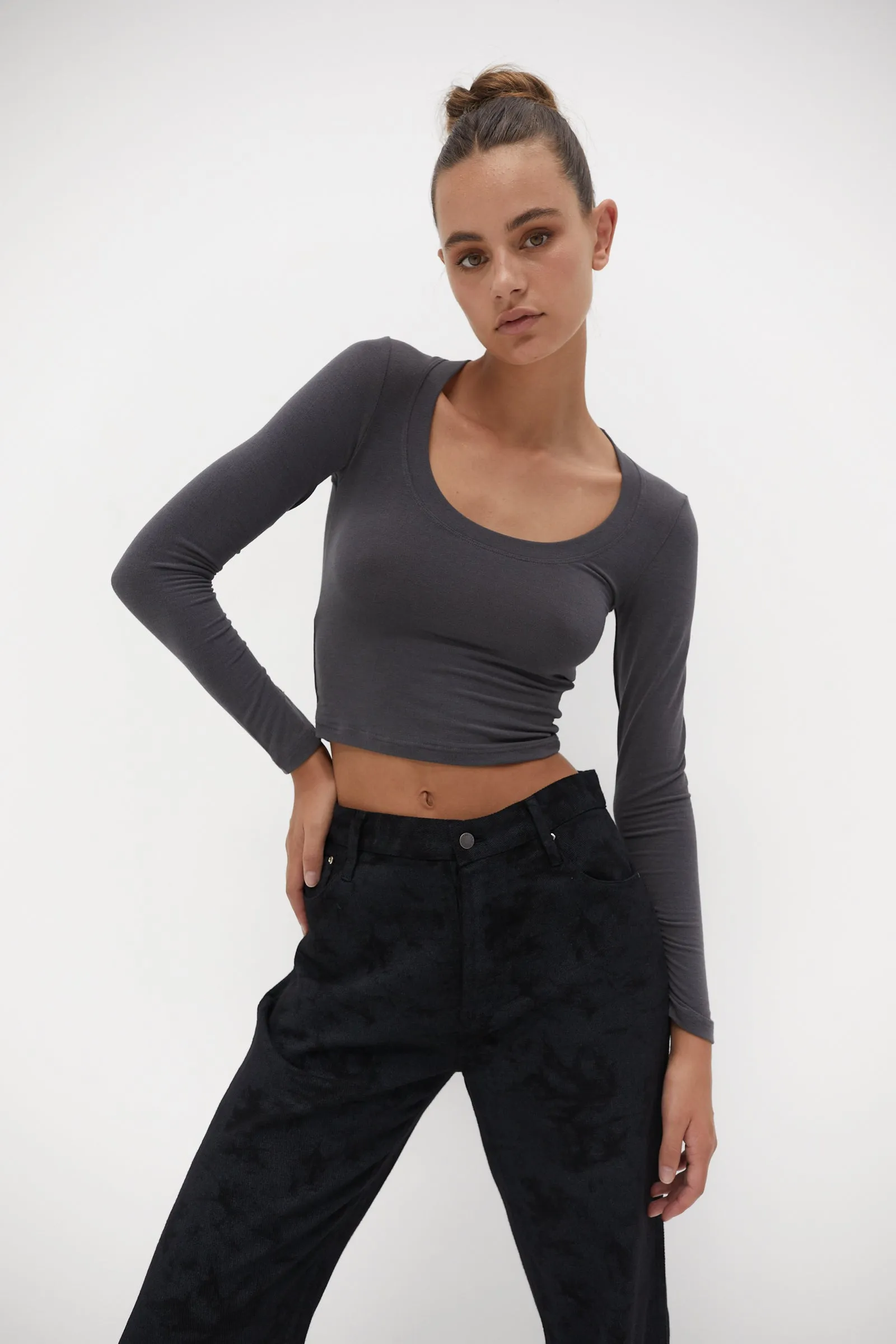 Straight Leg Jeans - Blue Black