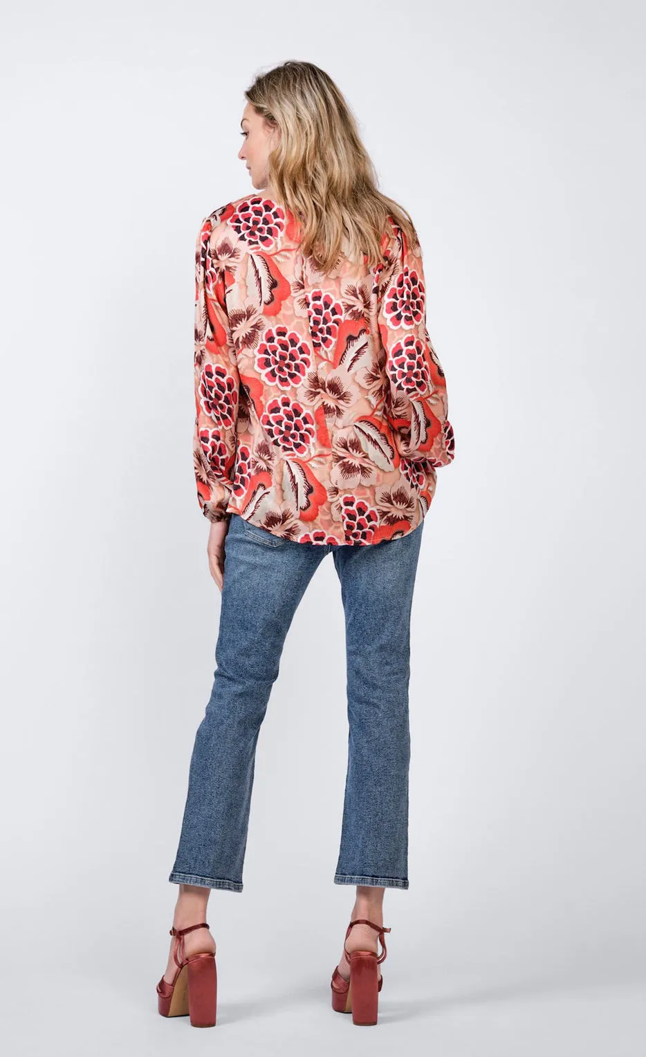 Summum V-Neck Bold Flower Top