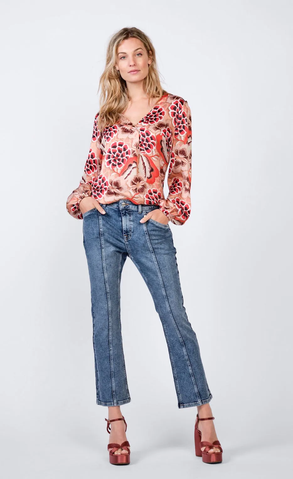 Summum V-Neck Bold Flower Top