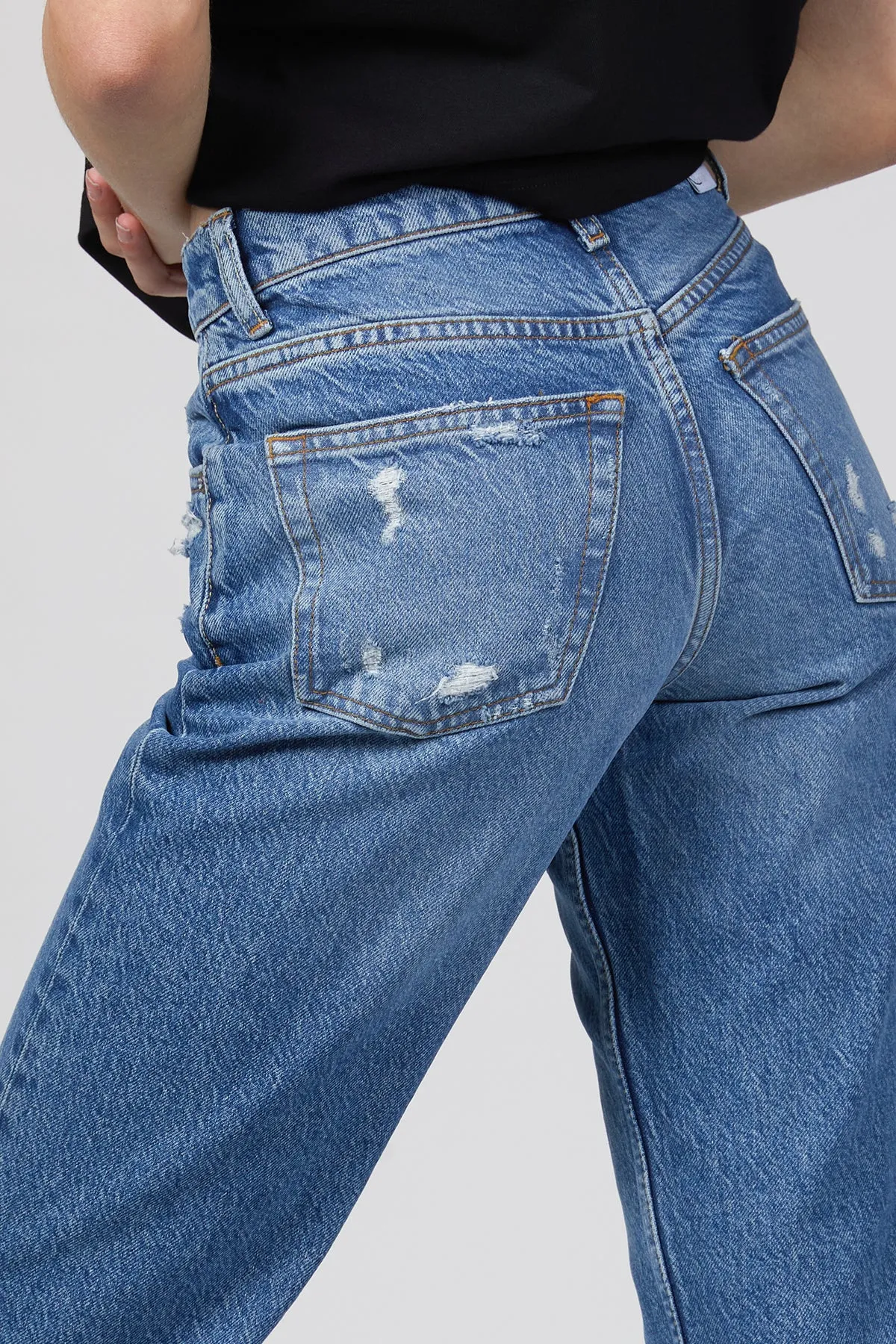 THE TOMMY CROPPED MID-RISE STRAIGHT-LEG JEANS