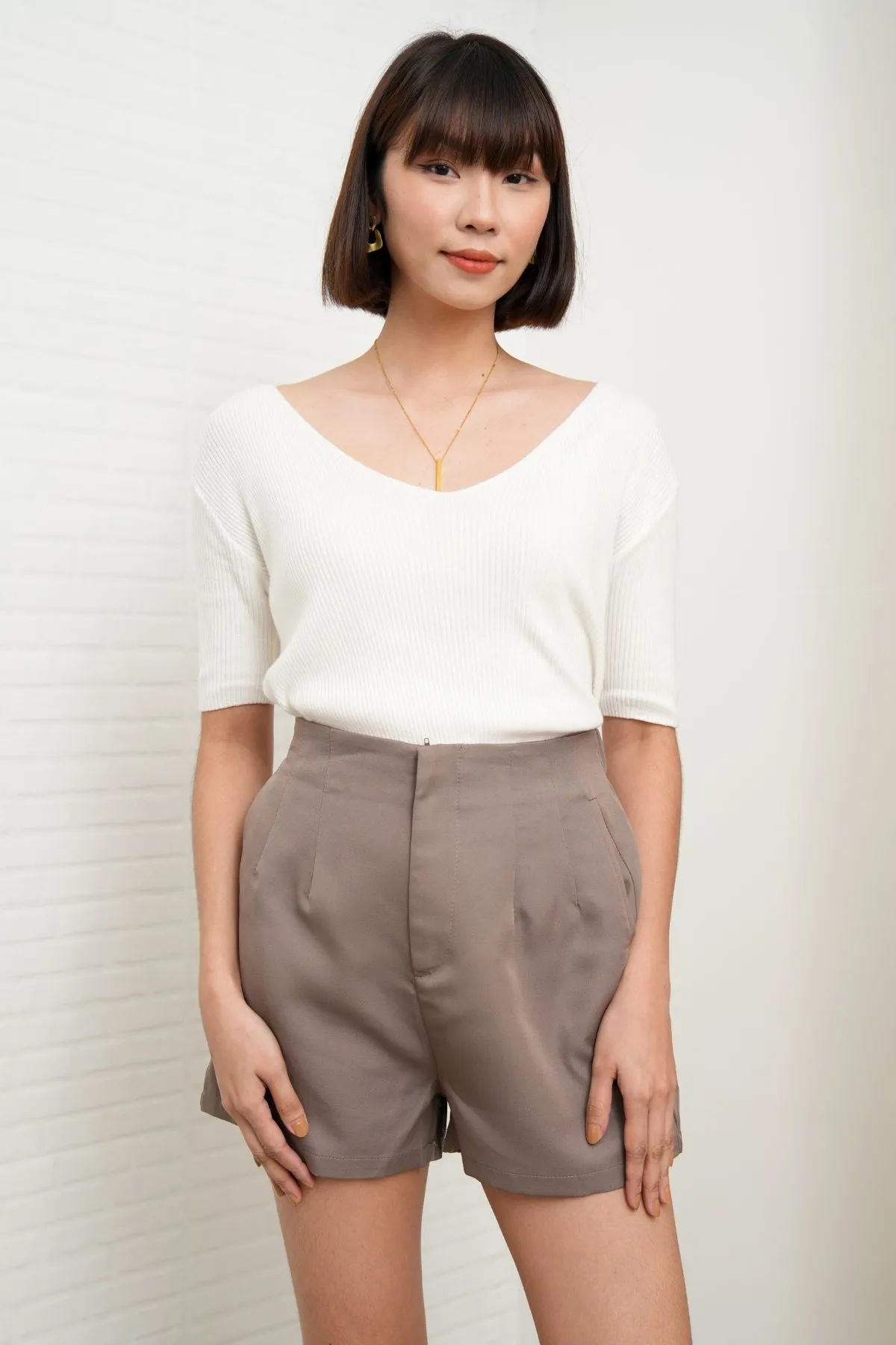 VEDA V-Neck Rib-Knit Top (White)