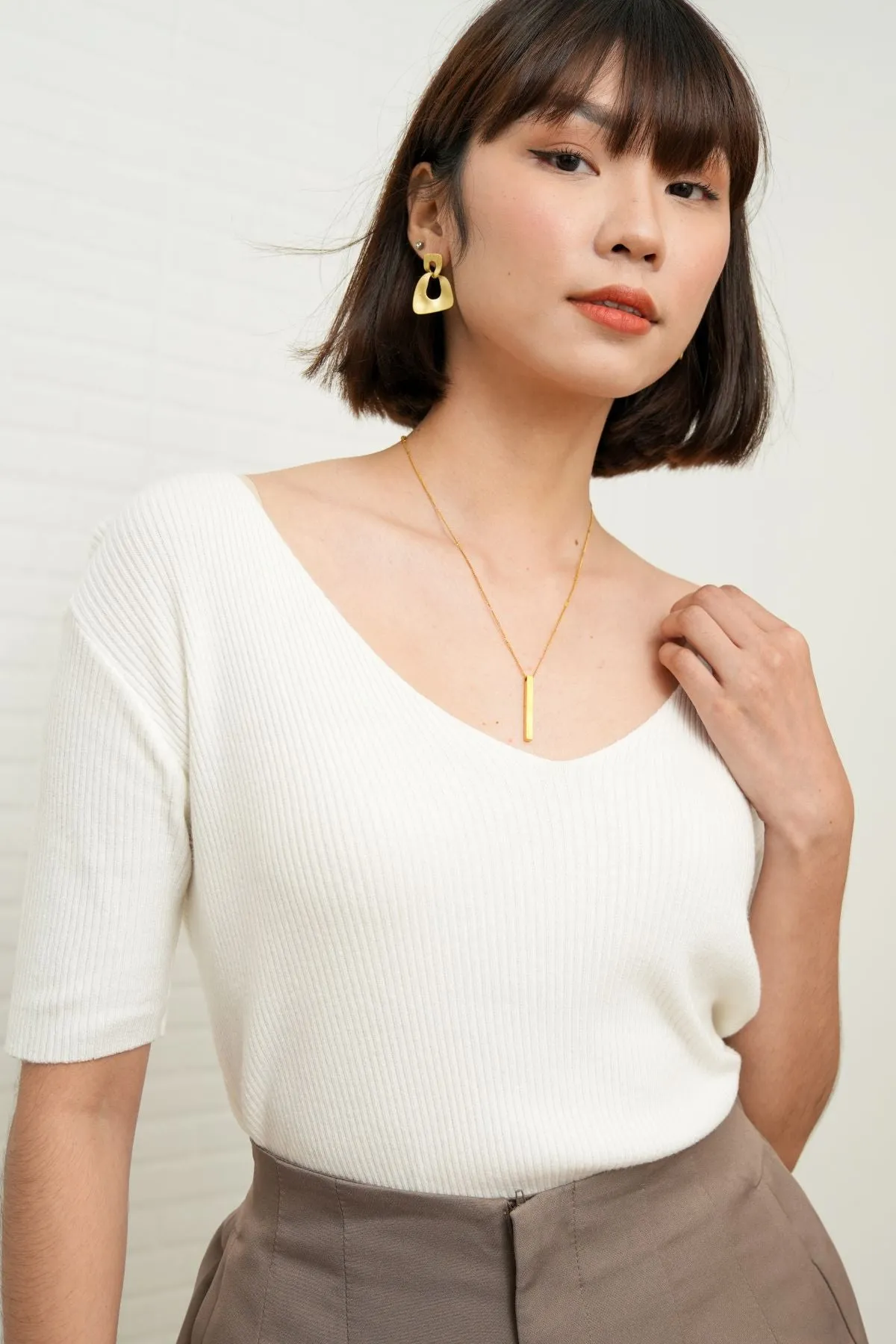 VEDA V-Neck Rib-Knit Top (White)