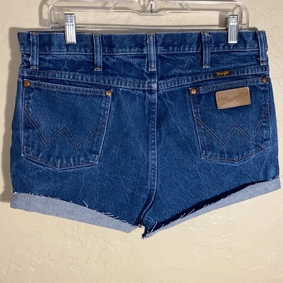 Vintage Wrangler Cut-Off Jean Shorts