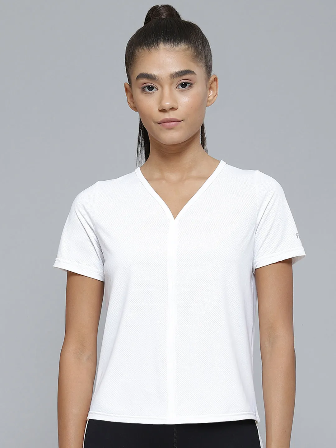 Women White Solid Mesh Design V-Neck Rapid-Dry T-shirt