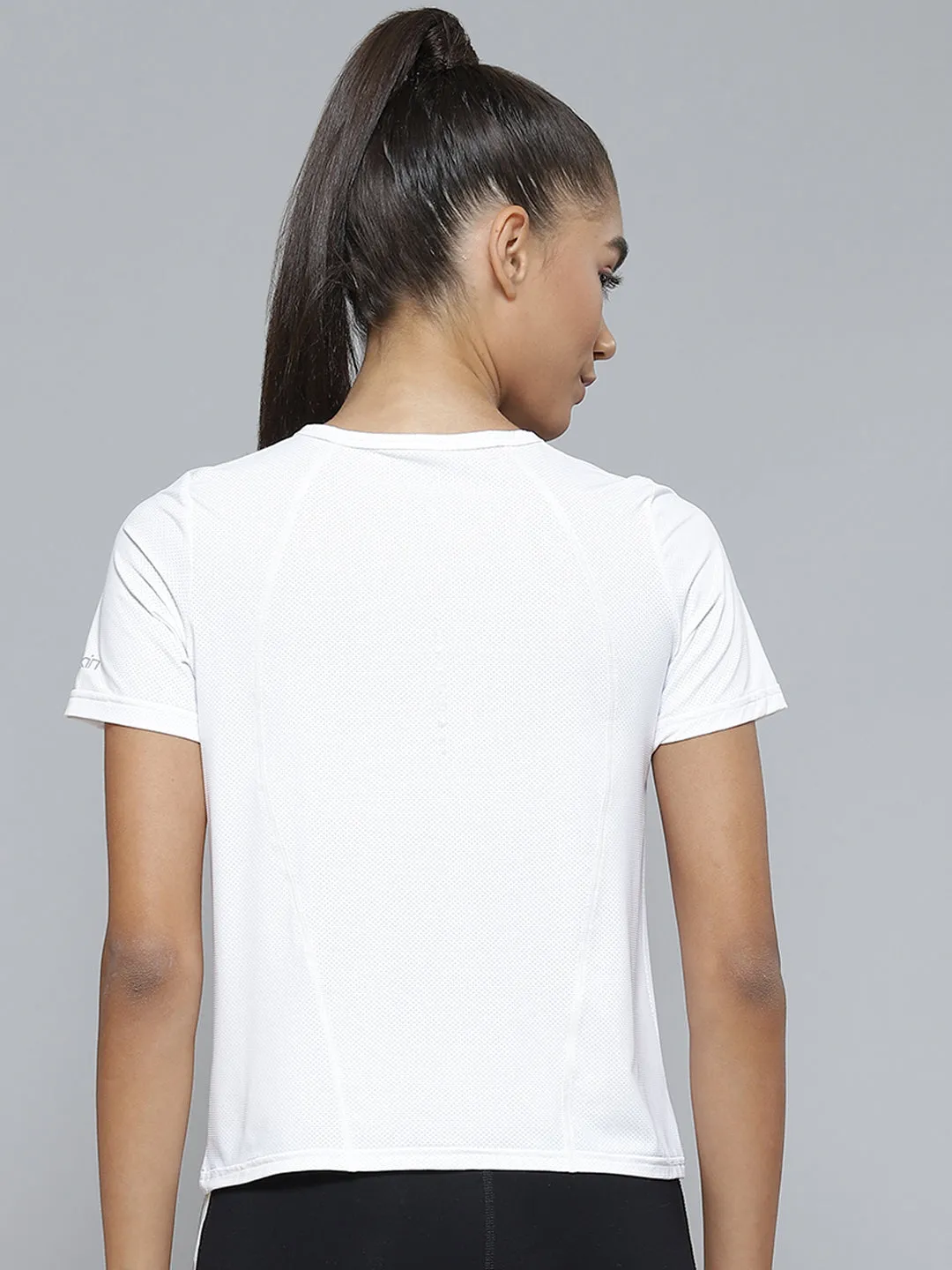Women White Solid Mesh Design V-Neck Rapid-Dry T-shirt
