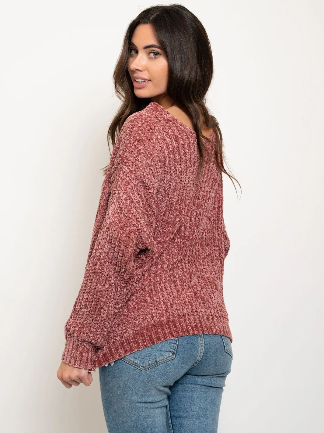 WOMEN'S V-NECK OVERSIZED SWEATER
