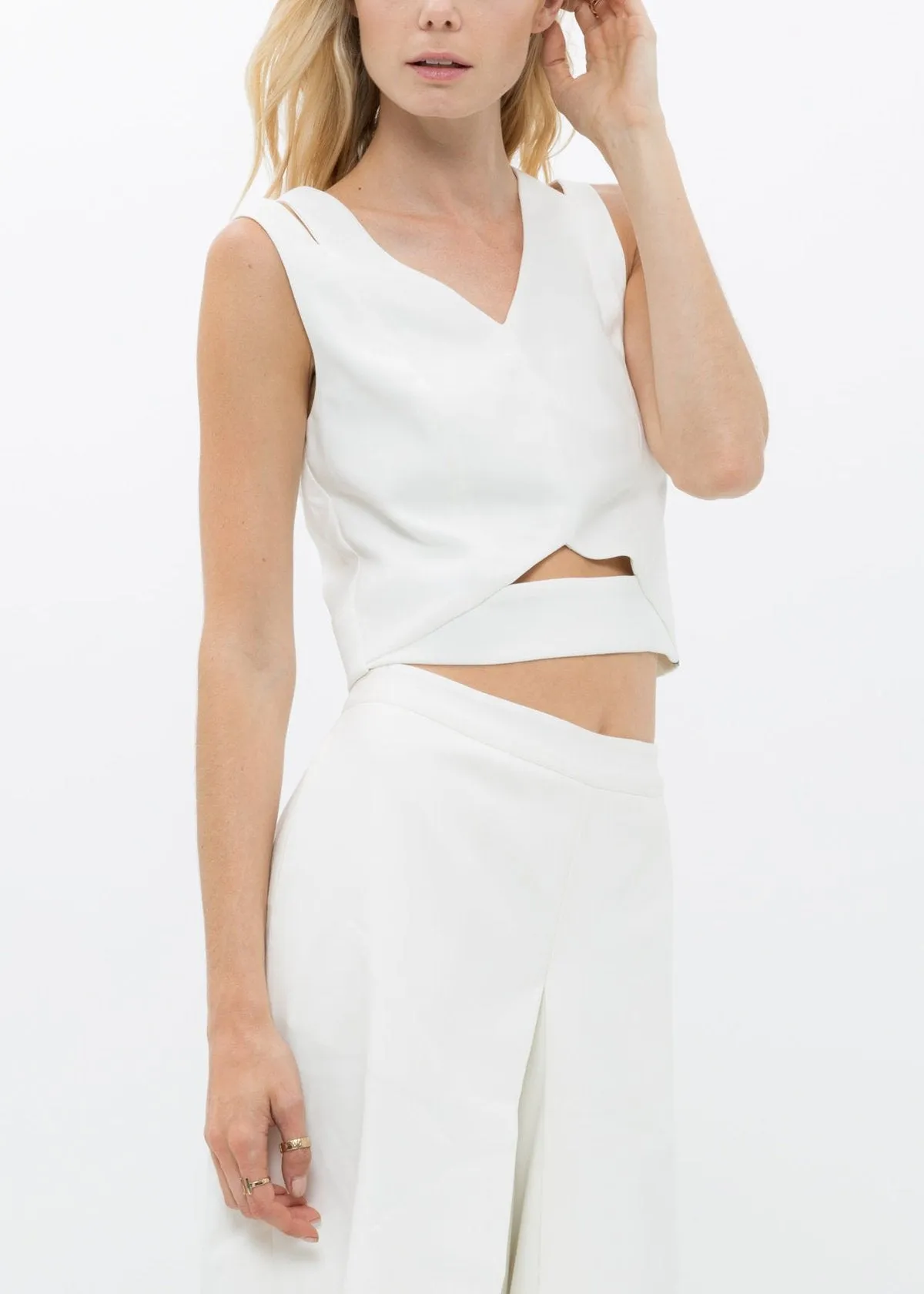 Women's V-Neck Sleeveless Cropped Top