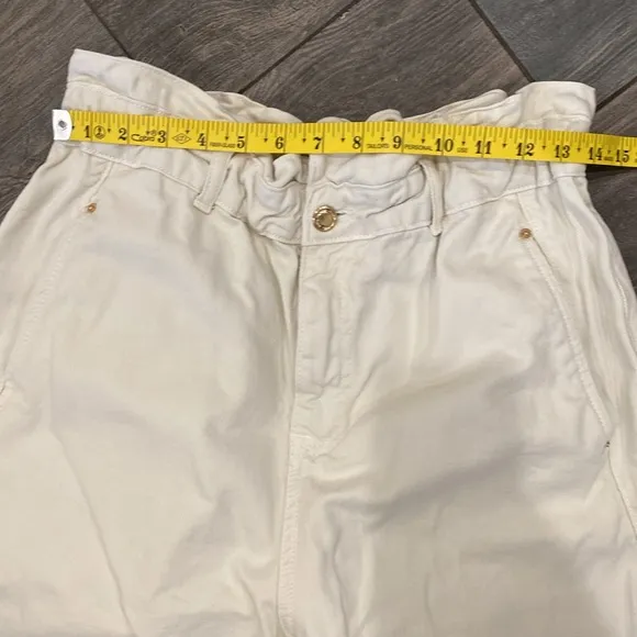 ZARA High Waisted Cotton Barrel Leg Denim Cinched Waistband Women’s Size 8 Cream